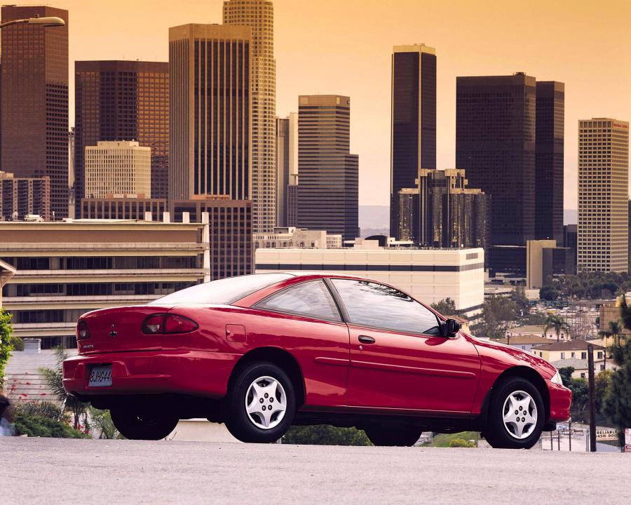  Chevrolet Cavalier Coupe 2000 года  (фото 18 из 19)